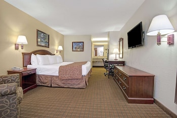 Standard Room, 1 King Bed, Smoking