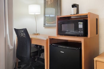 Room, Multiple Beds (Mobility/Hearing Access, Roll-In Shwr)