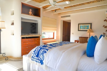 Three Bedroom Signature Pool Residence
