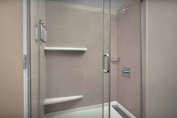 Room, 2 Queen Beds (Mobility/Hearing Accessible, Tub)