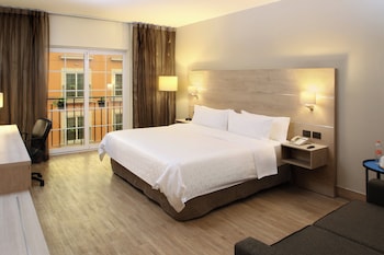 Standard Room, 1 King Bed