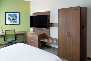 Standard Room, 1 Queen Bed, Accessible