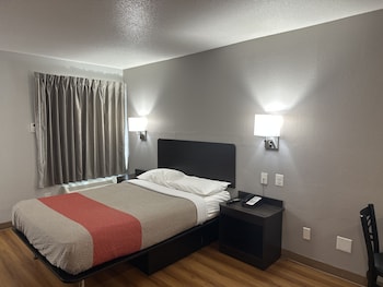 Deluxe Room, 1 Queen Bed, Non Smoking, Kitchen