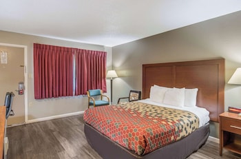 Standard Room, 1 Queen Bed, Non Smoking