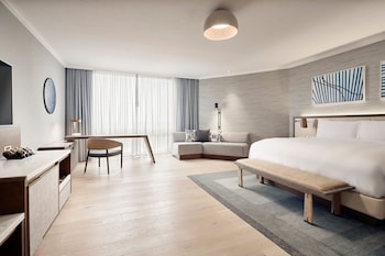 Junior Suite, 1 King Bed, Non Smoking