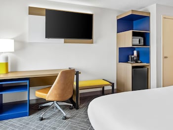 Standard Room, 1 King Bed, Non Smoking
