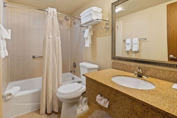 Suite, 2 Queen Beds, Non Smoking