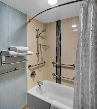Room, 1 Double Bed with Sofa bed, Accessible, Bathtub
