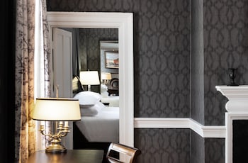Suite (Maryland Inn)