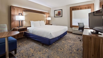 Standard Room, 1 King Bed, Non Smoking, Jetted Tub