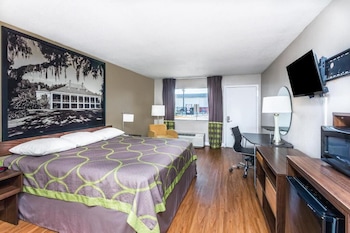 Standard Room, 1 King Bed, Smoking, Refrigerator & Microwave