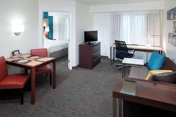 Suite, 1 Bedroom (Mobility/Hearing Accessible, Tub)