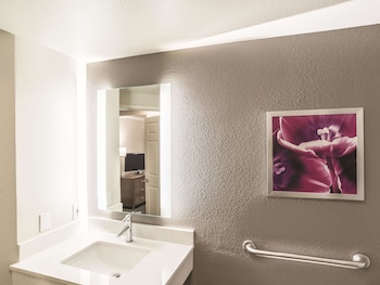 Room, 2 Double Beds, Accessible, Non Smoking (Mobility/Hearing Impaired Accessible)