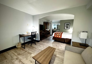Standard Room, 1 Queen Bed, Non Smoking (with Single Sofabed)