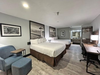 Standard Room, 2 Queen Beds, Non Smoking