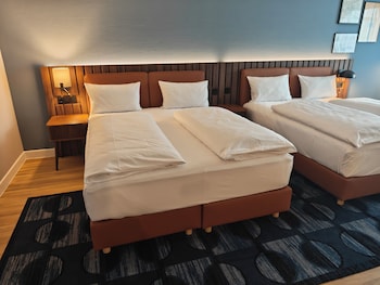 Room, 2 Queen Beds