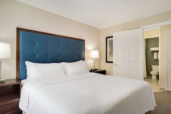Suite, 1 King Bed, Accessible (Hearing)