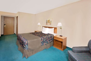 Standard Room, 1 Queen Bed, Non Smoking