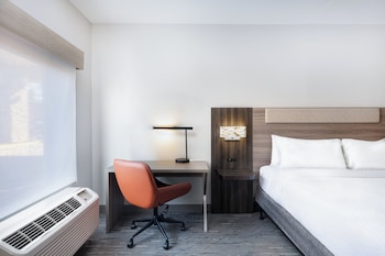 Standard Room, 1 King Bed