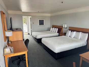 Room, 2 Queen Beds, Non Smoking
