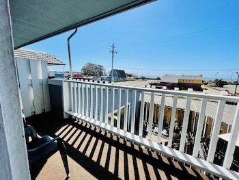 Deluxe Single Room, 1 King Bed, Balcony