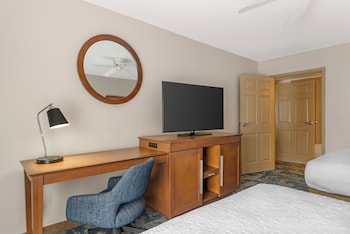 Suite, 1 King Bed with Sofa bed, Kitchen