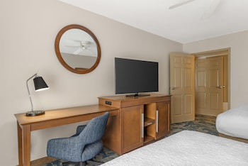 Suite, Multiple Beds, Kitchen