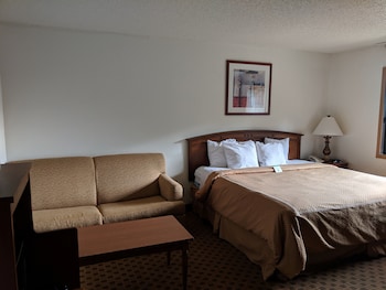 Suite, 1 King Bed with Whirlpool, Non Smoking