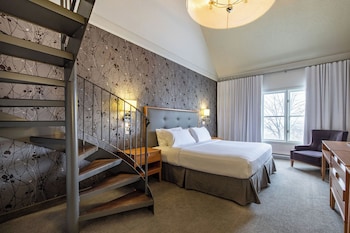 Junior Suite, 1 King Bed and 1 Queen Bed, Exterior View