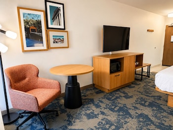 Room, 1 King Bed, Accessible, Non Smoking