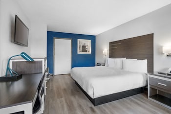 Standard Room, 1 King Bed, Ground Floor