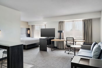Studio, 1 Queen Bed with Sofa bed (Mobility/Hearing Accessible, Tub)