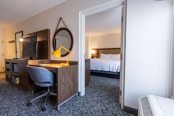 Suite, 1 King Bed