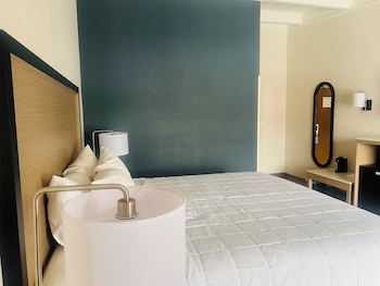 Superior Suite, 1 King Bed, Non Smoking