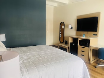 Superior Suite, 1 King Bed, Non Smoking