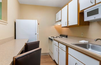 Deluxe Studio, 1 Queen Bed with Sofa bed, Non Smoking