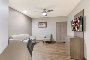 Suite, 1 King Bed, Non Smoking (2 Rooms )