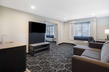 Family Suite, 1 King Bed, Non Smoking (Deluxe)