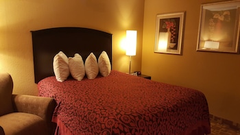 Standard Room, 1 Queen Bed