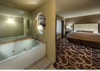 Suite, 1 King Bed, Non Smoking, Jetted Tub