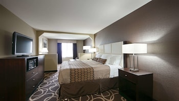 Standard Room, 1 King Bed, Non Smoking, Refrigerator & Microwave