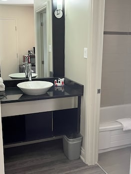 Deluxe Room, 2 Double Beds, Non Smoking (Water Front, PETS ALLOWED)