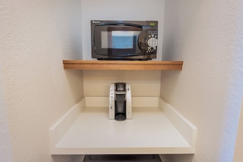 Standard Room, 2 Queen Beds (Communications)