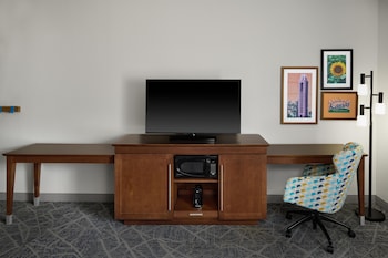 Room, 1 King Bed, Microwave