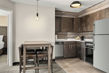 Suite, 2 Bedrooms (Mobility Accessible, Roll-In Shower)