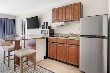 2 Bedroom 2 King Suite with Balcony