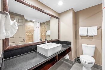 Deluxe Room, 1 King Bed (Smoke Free)