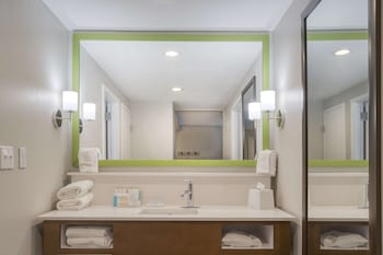 Suite, 1 King Bed, Non Smoking, Kitchen