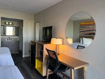 Deluxe Room, 2 Double Beds, Non Smoking