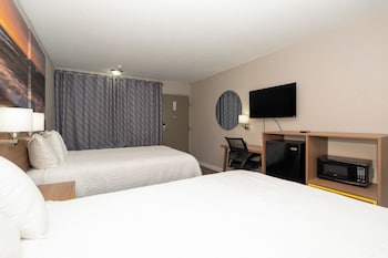 Deluxe Room, 2 Double Beds, Non Smoking